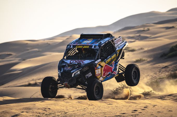 Francisco Chaleco Lopez en Juan Pablo Latrach Vinagre van Red Bull Can-Am Factory Racing