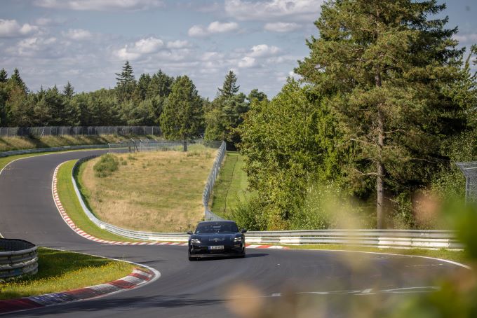 porsche taycan voorserie-2