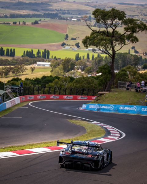 12 Bathurst 2024 Hours ronderecord Jules Gounon en Mercedes-AMG Foto 6