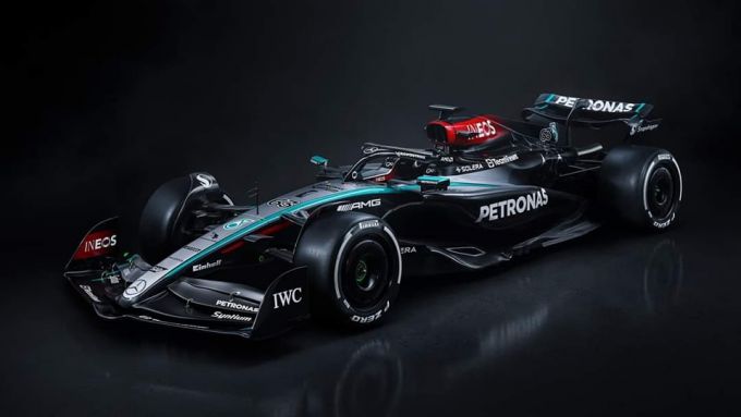 Mercedes W15