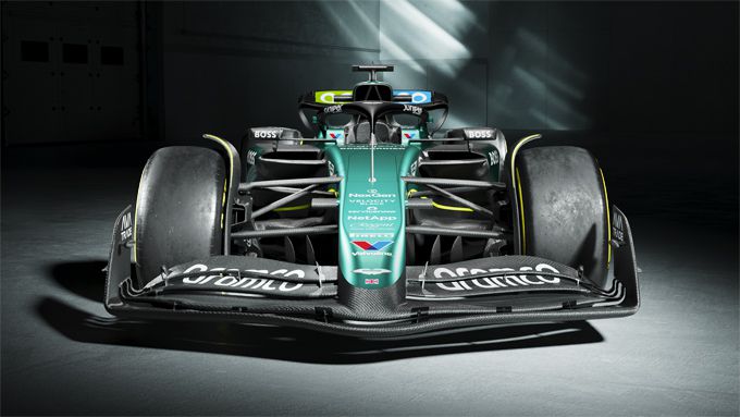 AMR24 van Fernando Alonso en Lance Stroll