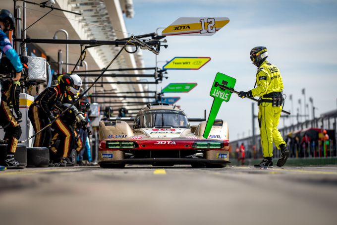 Porsche Penske Motorsport FIA WEC Qatar 1812kms Foto 12
