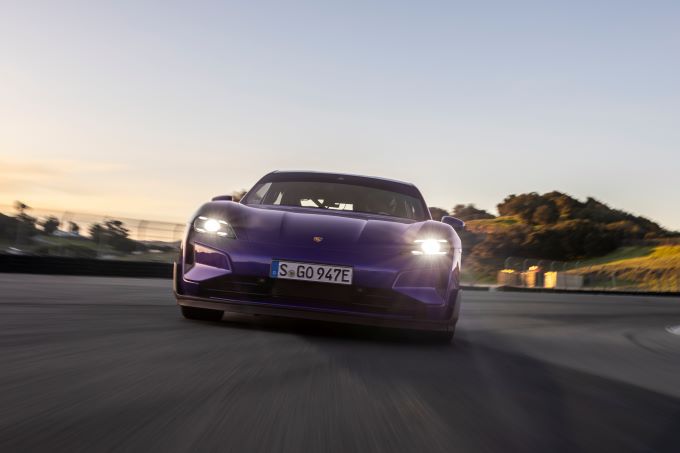 Porsche Taycan Turbo GT foto 16