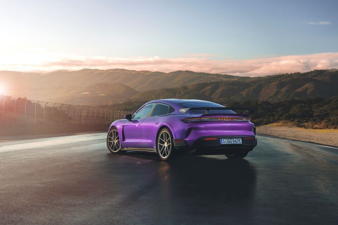Porsche Taycan Turbo GT foto 17
