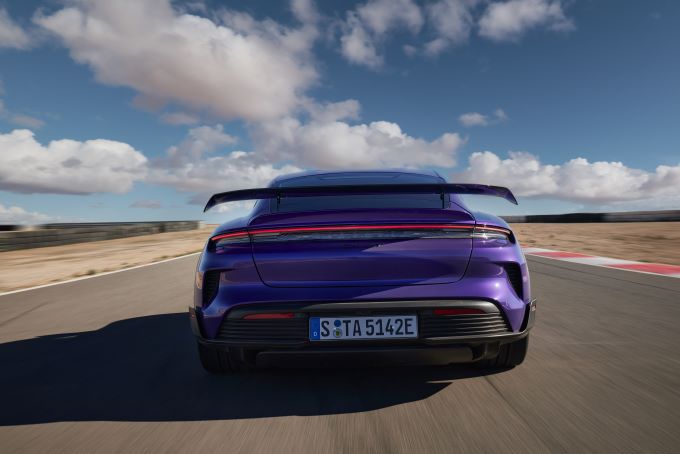Porsche Taycan Turbo GT foto 18