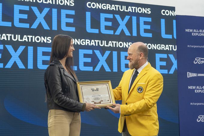 Lexie Alford en de Ford Explorer