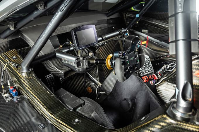 Exclusieve Aston Martin Vantage DTM