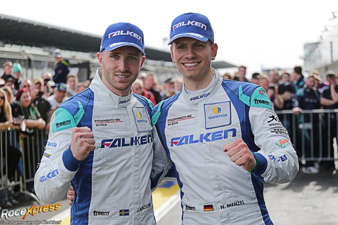 ADAC Nürburgring Langstrecken Serie (NLS) 5 – 7 april 2024 Menzel-Erikson_pakken_eerste_overwinning_NLS01