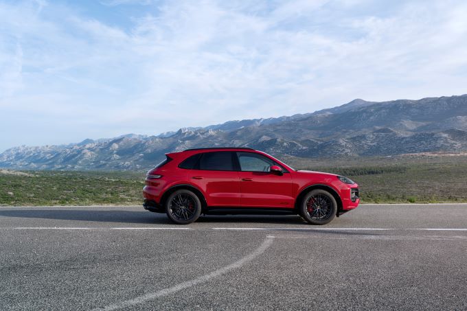 Prestaties, comfort en exclusiviteit: de nieuwe Porsche Cayenne GTS Foto 3