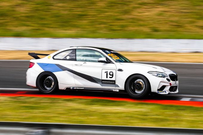 BMW M2 Cup 2024 Foto 2