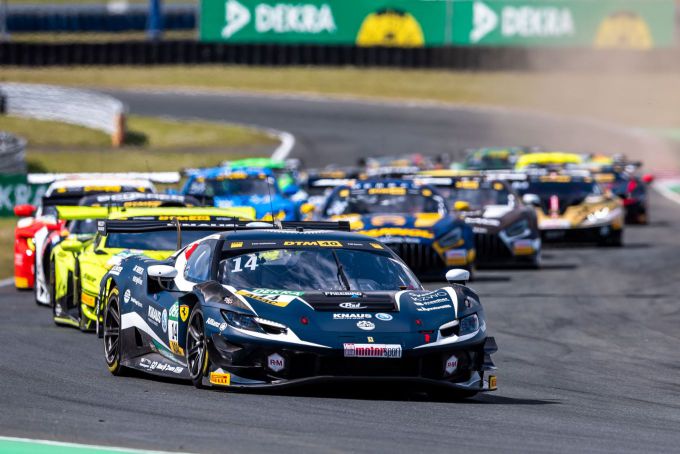 DTM Oschersleben Ferrari voor Lamborghini op zaterdag