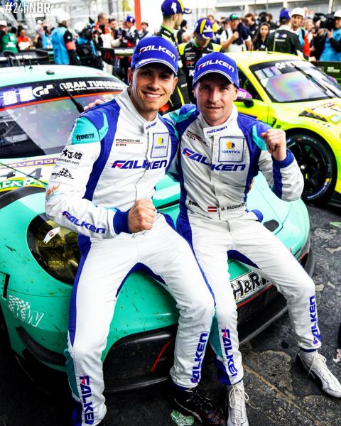 ADAC 24h Nürburgring Qualifiers zondag blije winnaars Nico Menzel en Martin Ragginger