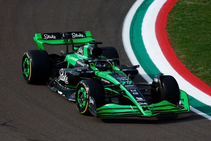 Vallteri Bottas: “Het waaide behoorlijk en het circuit was ook hobbelig”