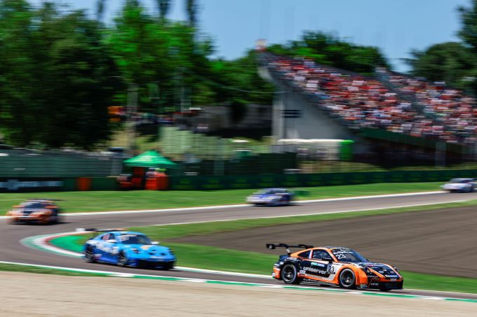 Porsche Mobil 1 Supercup in Imola Huub_van_Eijndhoven onderweg naar P6