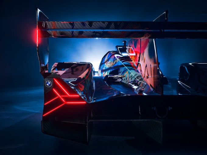 BMW M Hybrid V8-endurance Art Car by Julie Mehretu foto 9