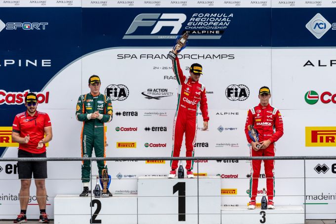 Rafael Camara domineert Spa-Francorchamps met dubbele overwinning in FRECA