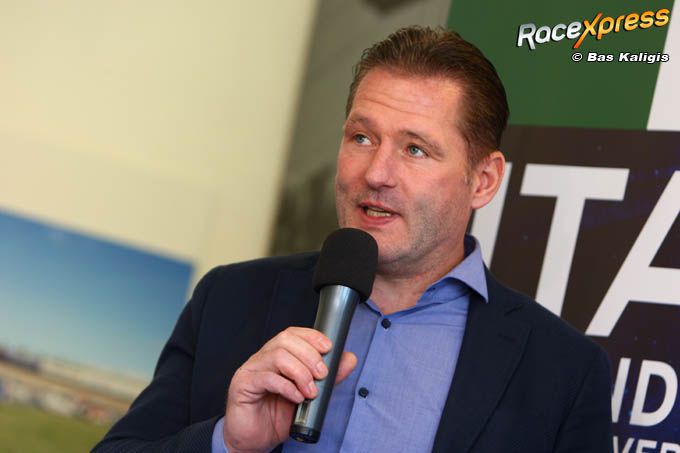 Jos Verstappen uit zijn zorgen: “Hier moet iets gebeuren! Red Bull moet echt uitzoeken waar hun problemen vandaan komen"