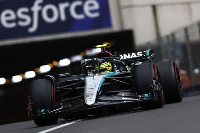 Lewis Hamilton reageert op grote 6-1 achterstand op George Russell in kwalificatiestrijd