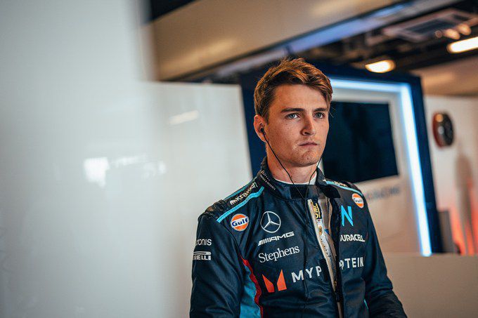 Logan Sargeant reageert op F1-geruchten: Valtteri Bottas is de grote favoriet om hem te vervangen