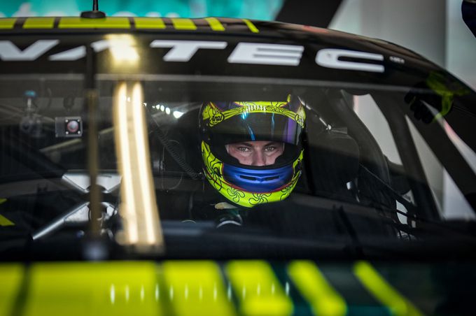 Mooie leercurve Lorens Lecertua met de Aston Martin Vantage GT3