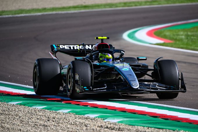 Lewis Hamilton moedeloos na opnieuw slechte kwalificatie: “Dat begrijpen we niet”