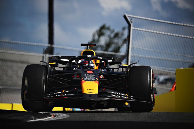 'Als mijn moeder ballen had...' - Max Verstappens hilarische antwoord op safety car-vraag