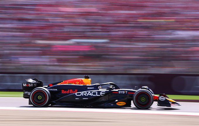 Max Verstappen spreekt van probleem met grid slots in GP Imola: "Lastige hoek!"