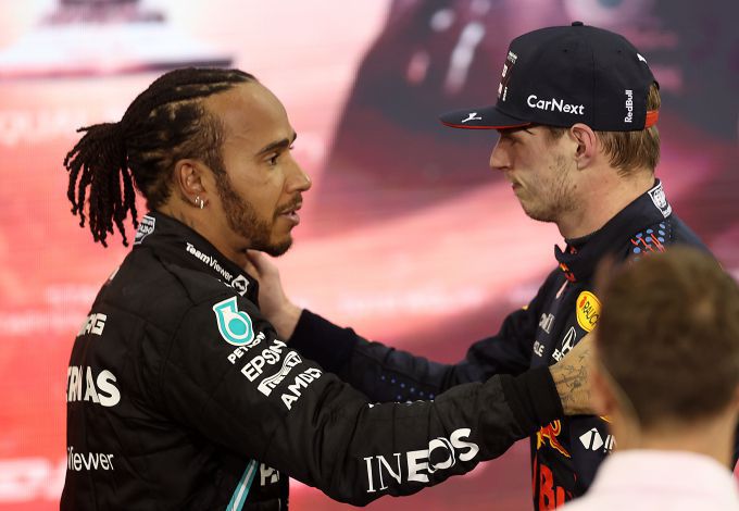 Ook op deze ranglijst passeert Max Verstappen concurrent Lewis Hamilton