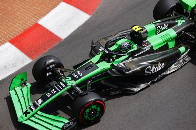 “Bij de eerste start zag ik het ongeluk met Perez, Magnussen en Hülkenberg"