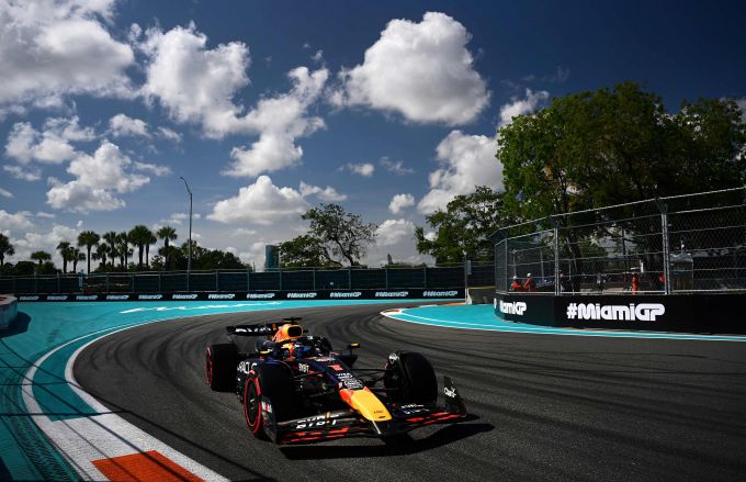 Max Verstappen 'tekent voor P2 op slechte dag' en is toch blij: "Dit is Lando's eerste, maar niet laatste"