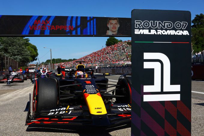 TUSSENSTAND Formule 1: Max Verstappen en Red Bull fier aan kop in het kampioenschap