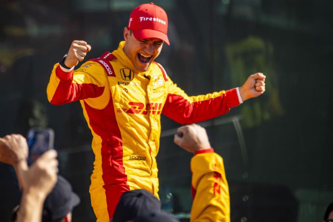 UITSLAG IndyCar: Alex Palou zegeviert in Indianapolis, Rinus Veekay teleurstellend op P26