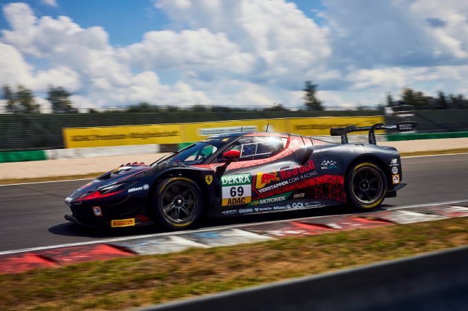 Thierry_Vermeulen_Ferrari_296_GT3_Verstappen.com