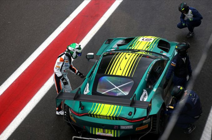 Xavier Maassen in 24U van Spa met Aston Martin Vantage AMR GT3 EVO - Comtoyou Racing