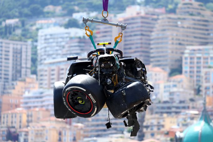 Onthuld: de duizelingwekkende kosten van Sergio Pérez' crash bij de Grand Prix van Monaco + FOTO wrak RB20