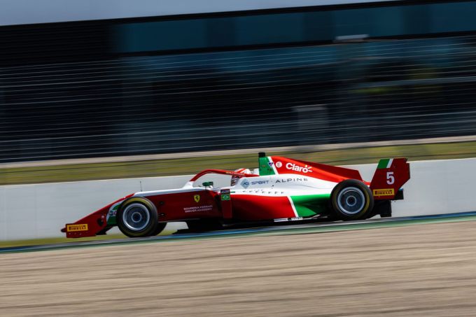 Formula Regional European Championship by Alpine: Rafael Camara pakt eerste poleposition van het jaar
