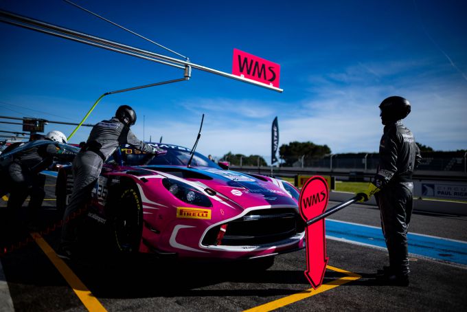 ADAC RAVENOL 24h Nürburgring Walkenhorst Motorsport Aston Martin Foto 5