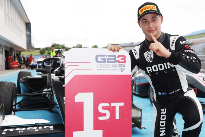 Sharp en Rogeon winnen voor Rodin op de Hungaroring, terwijl titelstrijd verhevigt