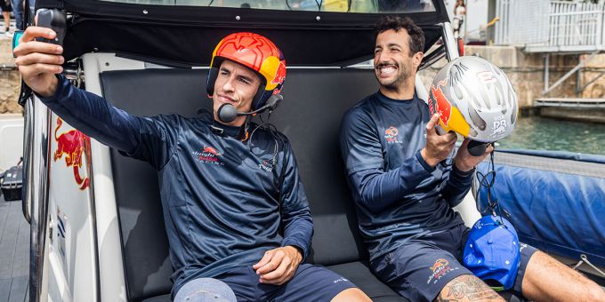 Daniel Ricciardo en Marc MárquezAmerica's Cup-team Alinghi Red Bull Racing