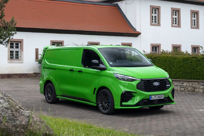 Ford E-Transit Custom