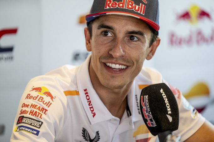 Marc Márquez racet met een Alinghi Red Bull Racing: “Je moet echt supernauwkeurig zijn!"