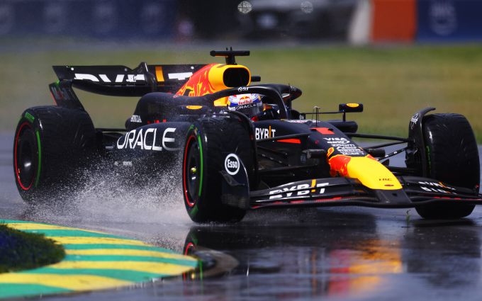 Robert Doornbos ziet groot verschil tussen Max Verstappen en Sergio Perez: "Hij maakt het waar"