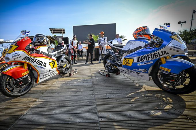 livery Wil Hartog en Barry Sheene op motoren Zonta van den Goorbegrh en Barry Baltus