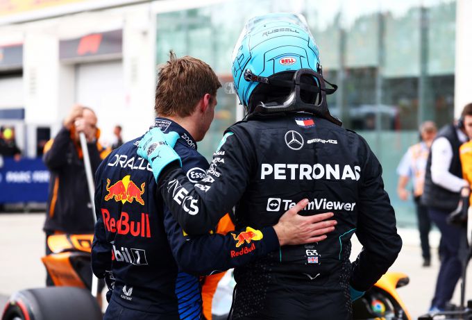 George Russell dolblij na kloppen van Max Verstappen in kwalificatie Canada: "Dit voelt zo goed!"