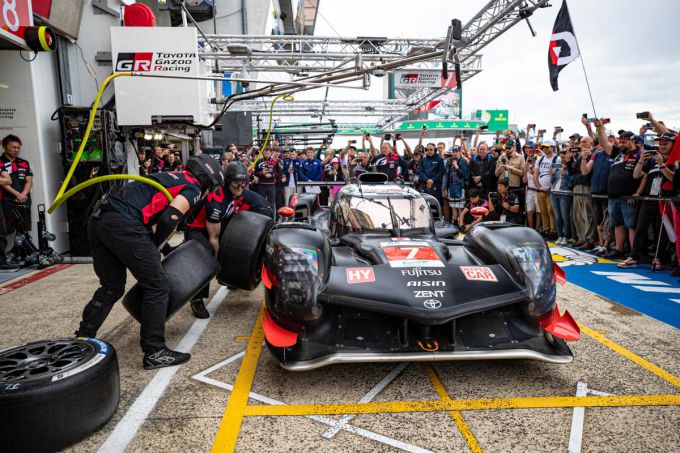 24 Uur Le Mans 2024 Toyota niet in favorietenrol Foto 10 bandenwissel