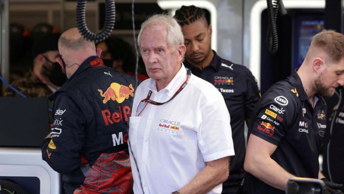 Helmut Marko presenteert theorie over Sergio Pérez na 'pijnlijke' Grand Prix van Canada