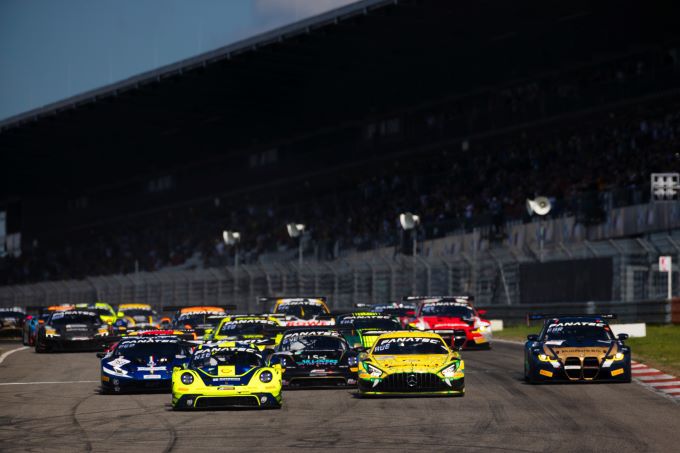 Fanatec GT World Challenge Europe Nürburgring Foto 11 Start