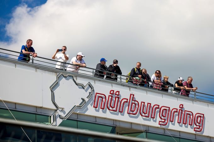 Fanatec GT World Challenge Europe Nürburgring Foto 13 fans nurburgring