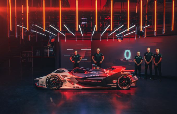 Porsche Formule E wereldkampioen 2023-2024 Foto 14