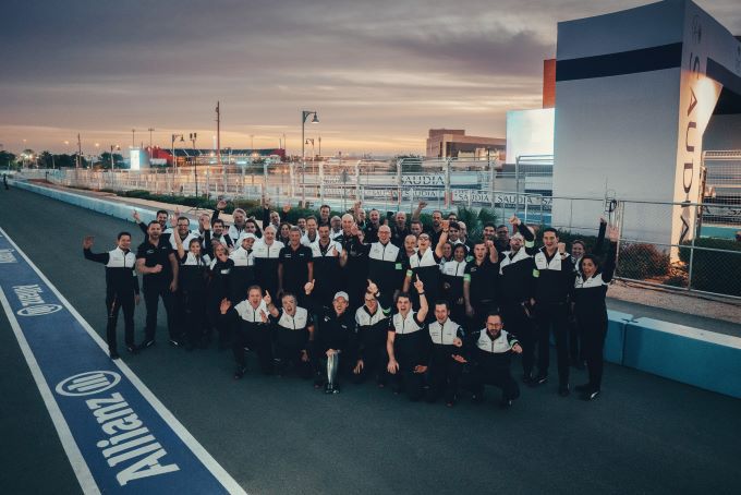 Porsche Formule E wereldkampioen 2023-2024 Foto 17